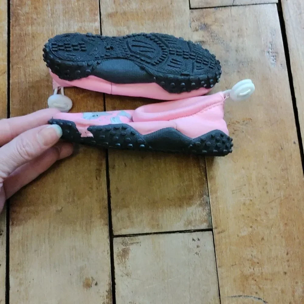 Water Shoes Size 5 Pink Slip On Beach Vacation Summer Dolphin